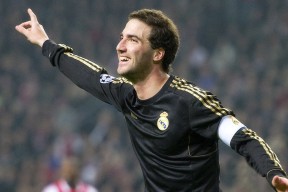 开云体育下载-今晚大奖赛前瞻：利拉德伤情更新，利雅得新月冲击连胜纪录